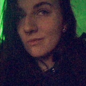 Meet your Posher, Avery